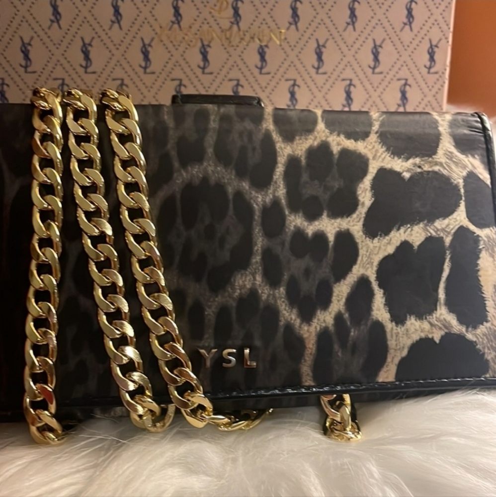 🖤Authentic 🖤YSL long wallet comes with chain